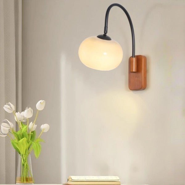 Wandlamp met Khaki Glazen Kap en Houten Accent - Sfeervolle Verlichting voor Woonkamer