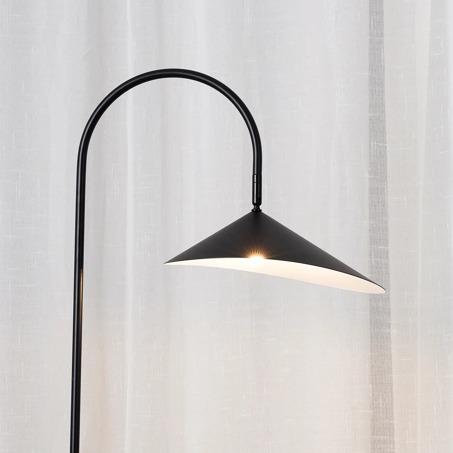 Minimalistische Marmeren Vloerlamp - Elegante Designlamp met Verstelbare Kap