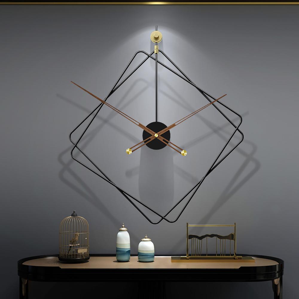 Grote Geometrische Wandklok met Modern Metalen Design