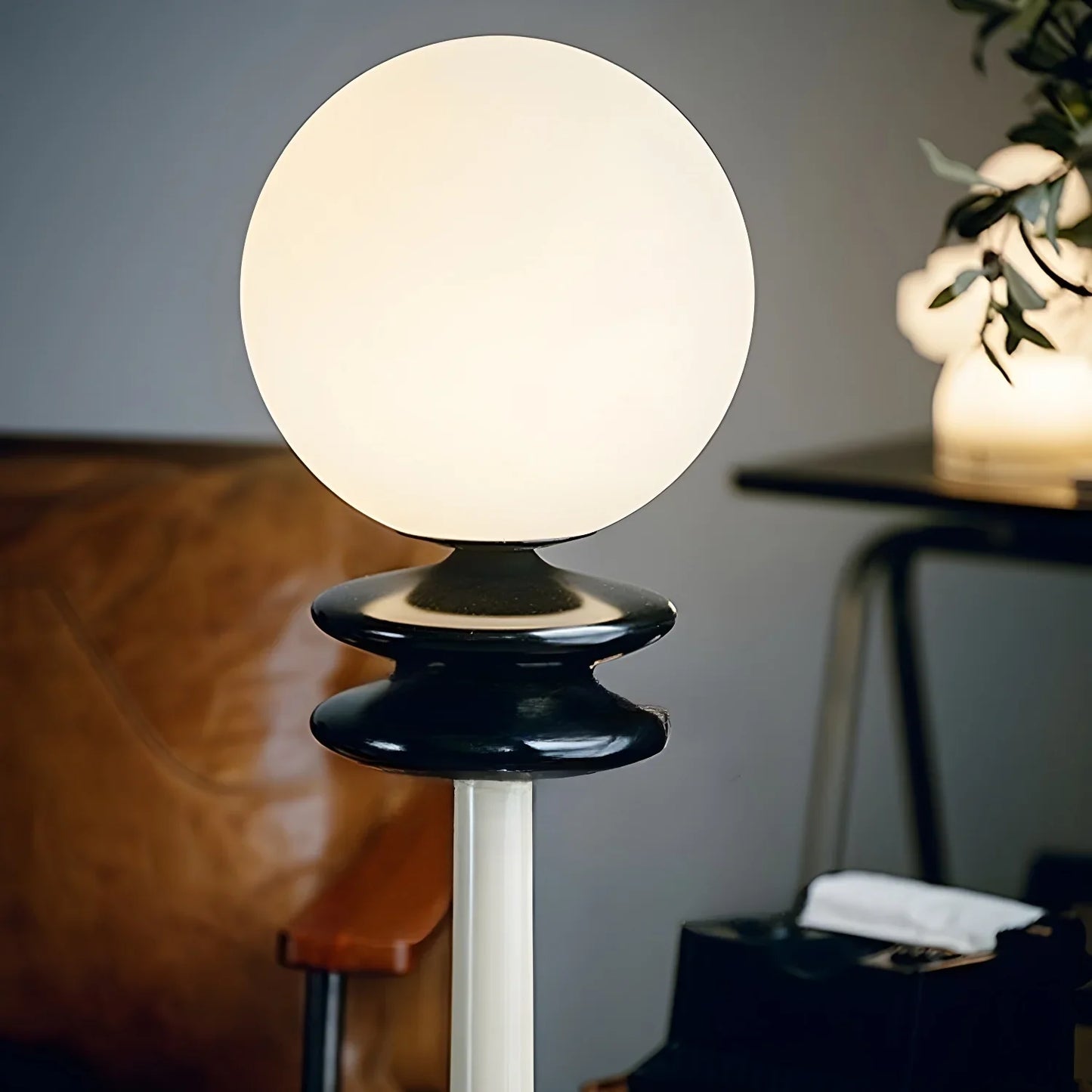 Chess Vloerlamp - Moderne Designlamp met Glazen Bol voor Stijlvolle Verlichting