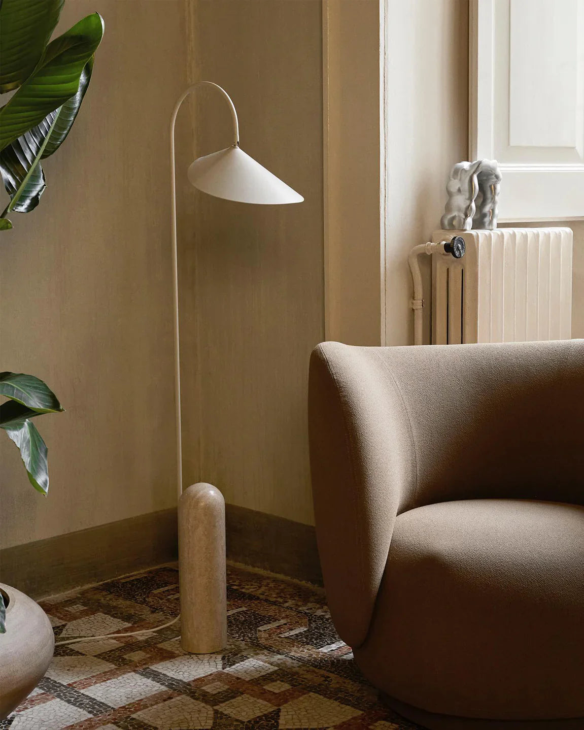 Minimalistische Marmeren Vloerlamp - Elegante Designlamp met Verstelbare Kap