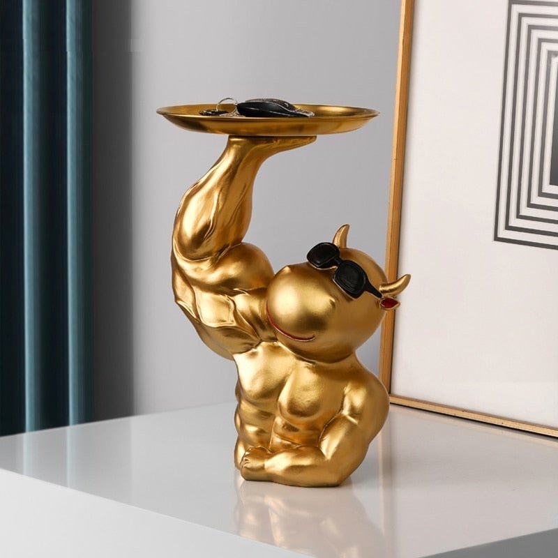 Decoratieve Gouden Schaal met Gespierde Koe - Stijlvolle Eyecatcher voor Thuis