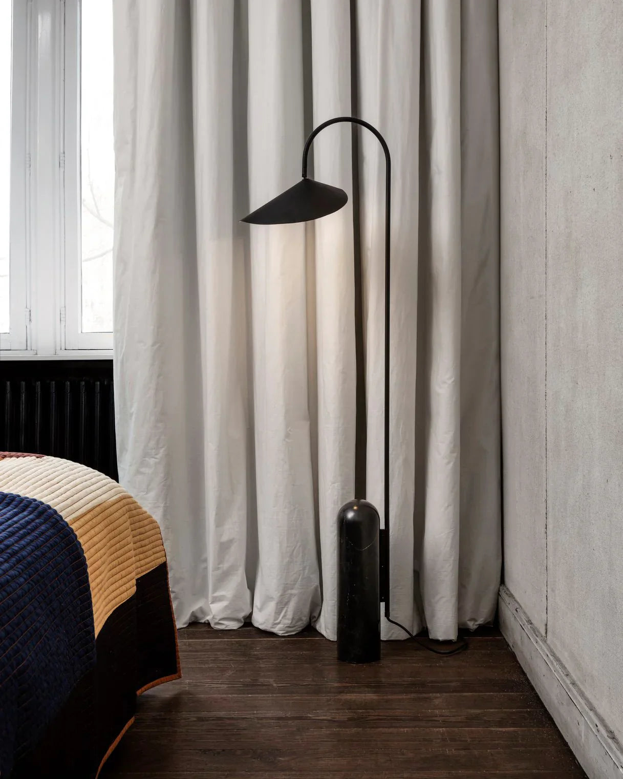 Minimalistische Marmeren Vloerlamp - Elegante Designlamp met Verstelbare Kap