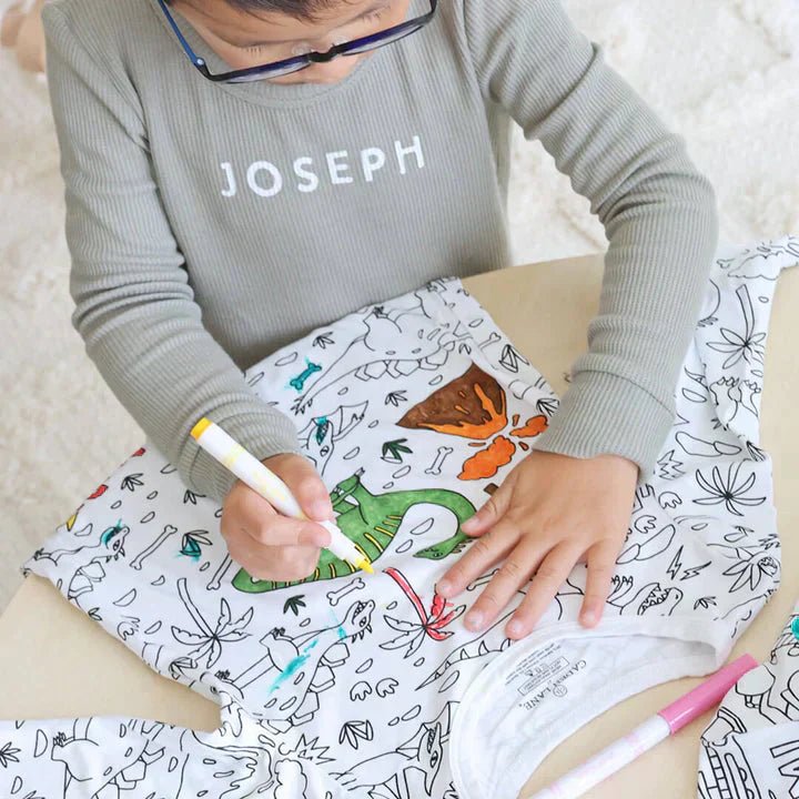 PyjamaArt™ – Inkleurbare Kinder Pyjama – Creativiteit en Slaapplezier Gecombineerd