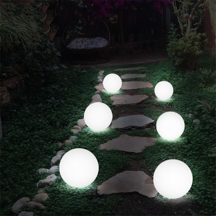 Orbiora™ Sferische Tuinlamp – Draadloze LED Buitenverlichting met 16 Kleuren en Afstandsbediening