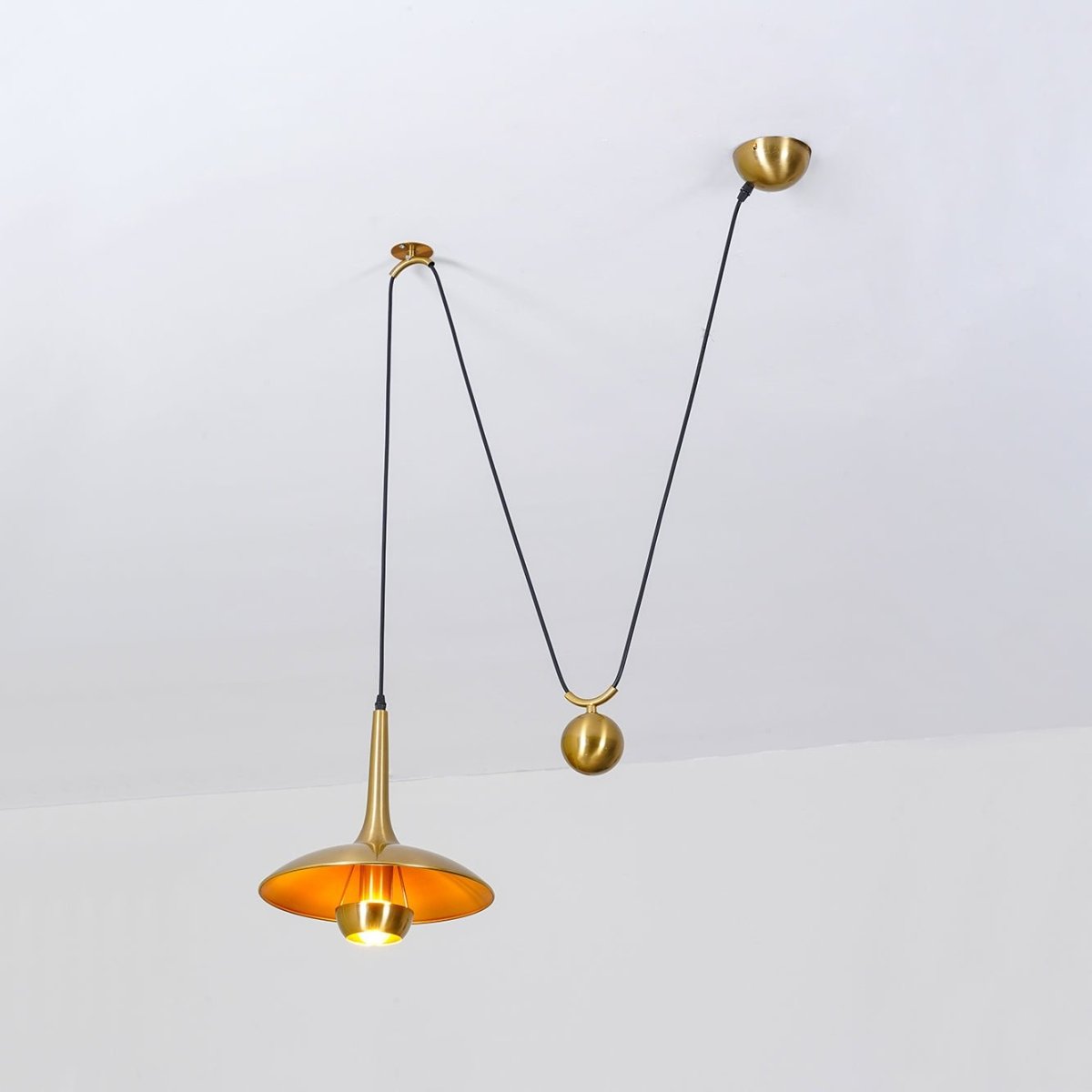 Unieke Hanglamp Met Goudkleurige Accenten - Moderne Verstelbare Plafondlamp