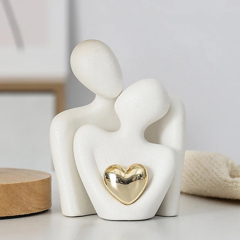 Abstracte Sculptuur met Gouden Hart | Moderne Decoratie voor Woonkamer