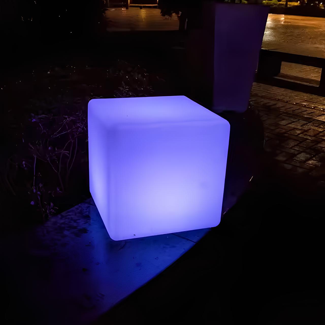 LumiKubus™ - LED Tuinlamp met Moderne Stijl en Kleuropties