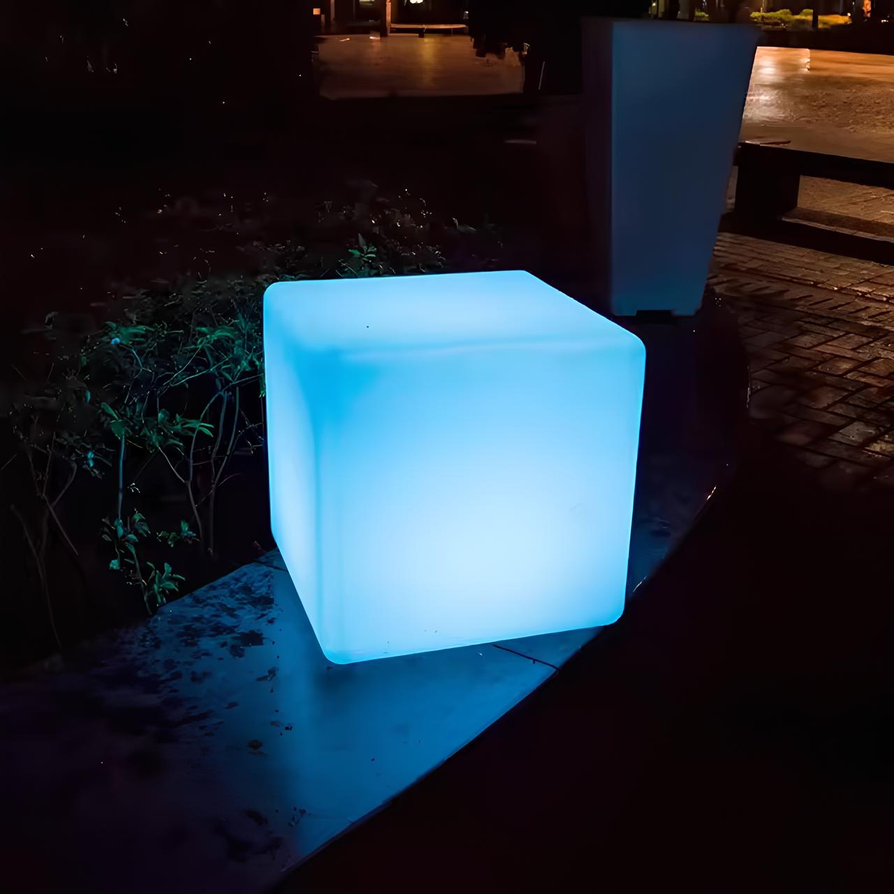 LumiKubus™ - LED Tuinlamp met Moderne Stijl en Kleuropties