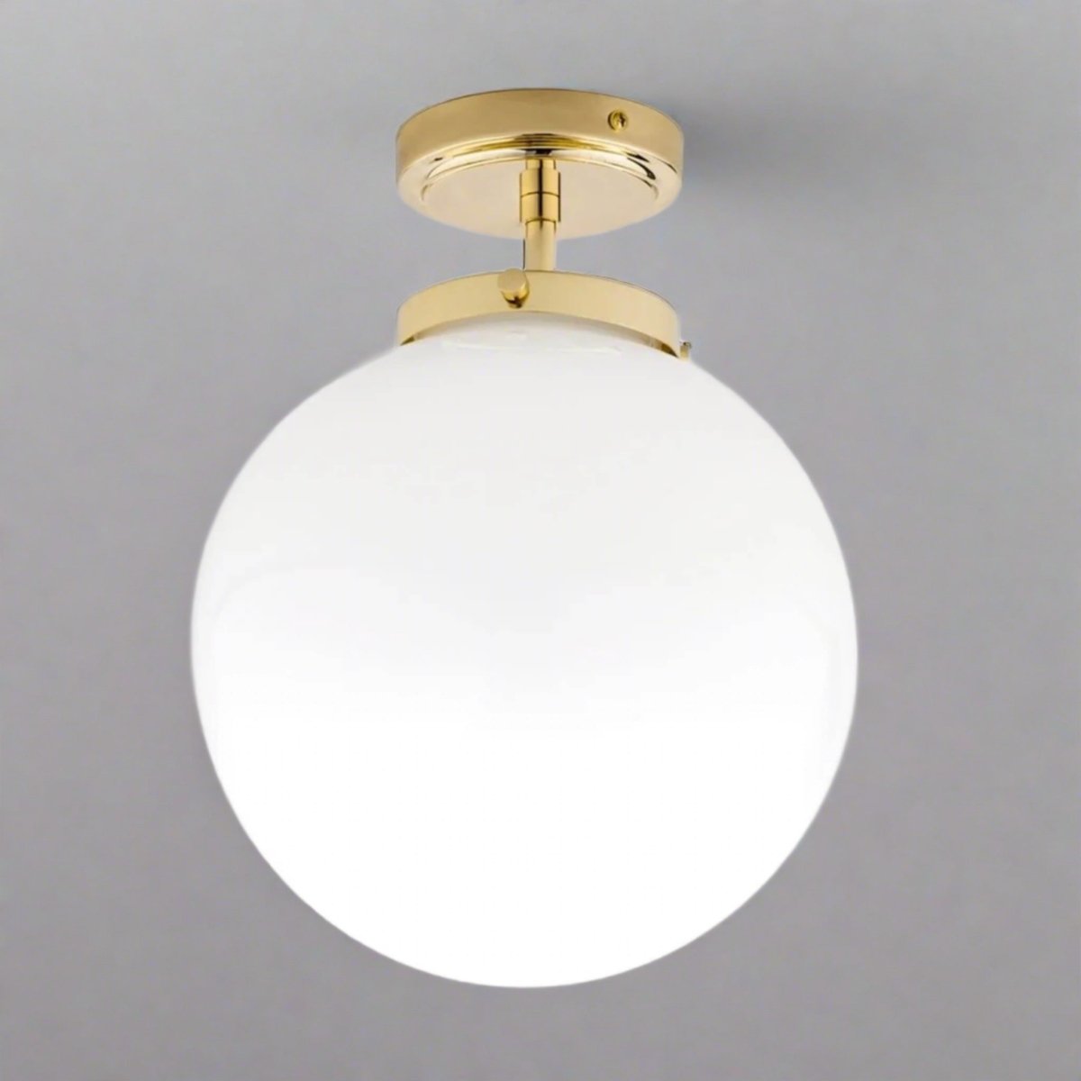 Moderne Glazen Plafondlamp - Gouden Badkamerlamp met Opaline Bol